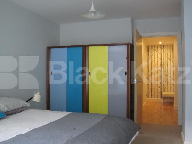 			NEW INSTRUCTION, 3 Bedroom, 1 bath, 1 reception Apartment			  Long Lane , London Bridge